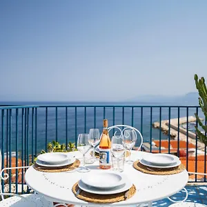Seaview House Apartment